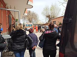 Incastrato nel trattore del padre, morto bimbo di due anni