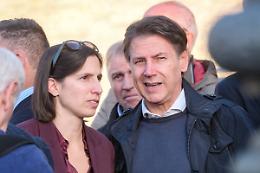 Più che le istituzioni a sinistra preferiscono chi le vilipende