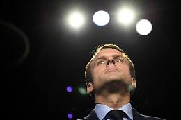 Francia, attacco hacker contro Macron: rubate migliaia di email