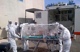 La Croce Rossa dona ambulanza con barella di biocontenimento al Cotugno