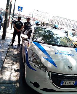 Contrasto ai mercatini abusivi, fermato un uomo a piazza Garibaldi
