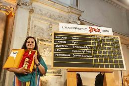 Helena Janeczek conquista il Premio Strega, dopo 15 anni a una donna 