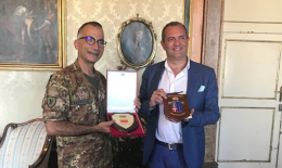 De Magistris riceve il nuovo comandante operazione “Strade sicure"
