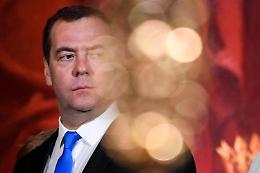 Medvedev avverte: punire la Russia è minaccia per l'umanità