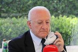 Covid, De Luca: positivi reali il doppio dei registrati, mascherina sempre