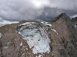 Crollo Marmolada, riprese ricerche con droni