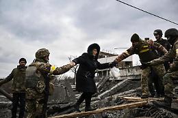 Ucraina, le forze russe bombardano sito di grano