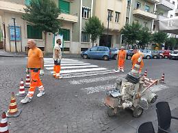 Napoli, proseguono gli interventi di rifacimento delle strisce pedonali