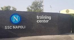 Napoli, ritiro sospeso: i giocatori tornano a casa