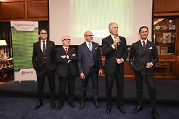 Gabetti calcio in campo per assistere dirigenti, allenatori e soprattutto calciatori 