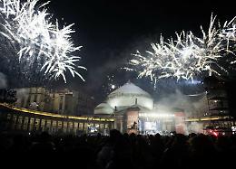 Capodanno in piazza, De Luca: «Se contagio precipita si chiude tutto, non si scherza»
