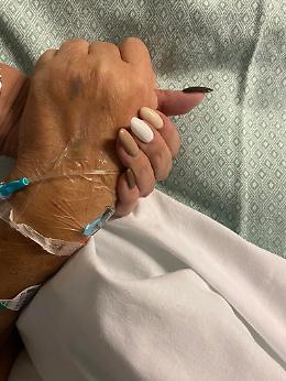 In fin di vita per una rapina, l'appello della figlia