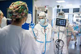 Covid, amiche no vax muoiono al Cotugno a poche ore l'una dall'altra