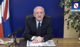 De Luca chiude le scuole elementari e medie. Governo pronto a impugnare l'ordinanza