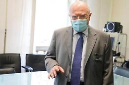 Il virologo Galli positivo al Covid con Omicron: «Sono stato malissimo»