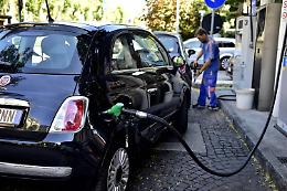 Stangata carburanti, prezzi in rialzo per benzina e gasolio
