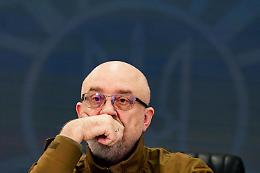 Ucraina, lascia il ministro della Difesa: «Grazie per il supporto»