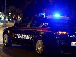 Uccide la moglie, accoltella il figlio autistico e tenta <br>il suicidio