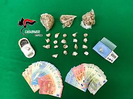 Droga, 18enne arrestato per spaccio a Castellammare