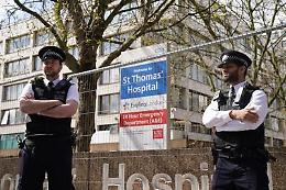Coronavirus, Johnson «non è attaccato a ventilatore»