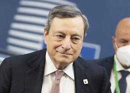 Mascherine al chiuso, stop dal 1 maggio: in arrivo il nuovo decreto