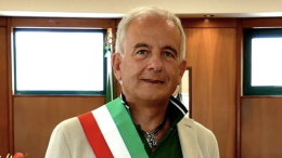 Ordigno esplode davanti casa del sindaco del Salernitano