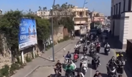 Da processione a raduno di moto, corteo senza regole nel Napoletano