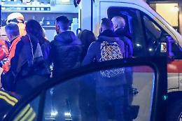 Tenta di strangolare la figlia di un anno con la canottiera