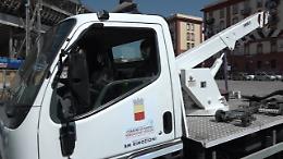 Napoli, via a rimozioni auto con carro attrezzi: il bilancio