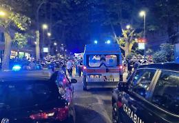 Spari durante i festeggiamenti per l'Italia, tre feriti: padre e figlio in ospedale