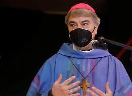 Monsignor Battaglia: «Denunciare l'usura, l'omertà uccide»