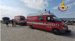 Fa il bagno di notte e scompare: trovato dopo 9 ore in mare