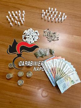 Scampia, quattro pusher in manette: due sono minorenni