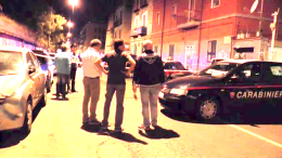 Bagnoli, babygang scatenate: sassaiola contro un avvocato