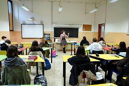 Scuole chiuse in Campania, braccio di ferro De Luca - governo