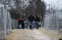 In fuga da Aleppo, bimba siriana di un anno muore di freddo