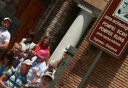Pompei, protesta dei commercianti contro il ticket d'ingresso da 80 euro