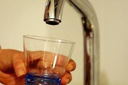 Pozzuoli, si rompe la condotta idrica: Monterusciello senz'acqua