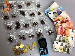 Spaccio al Mercato, bloccato pusher