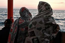 Migranti, naufragio al largo della Tunisia: 35 morti
