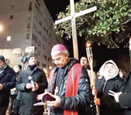 Via Crucis a Ponticelli tra le strade della faida