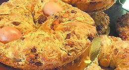 A tavola pastiera e casatiello battono la colomba