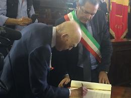 «Ero abusivo, adesso sono napoletano legalmente»