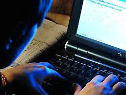 Ai domiciliari per aver fatto sesso con una 13enne, la ricontatta: arrestato