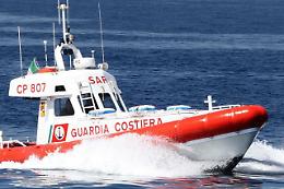 Torre Annunziata, soccorso gommone con 4 persone a bordo