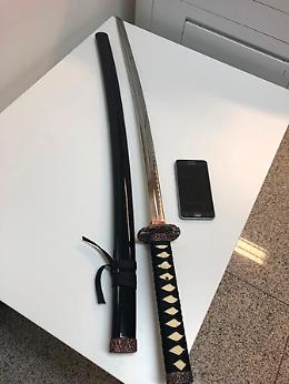 Aggredito con una spada, denunciato 61enne cinese