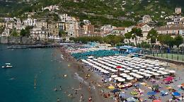 Minori, il mare torna balneabile
