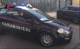 Sviene sotto i colpi del compagno, figli chiamano i carabinieri