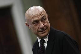 Minniti si butta a sinistra: approvare subito lo Ius soli