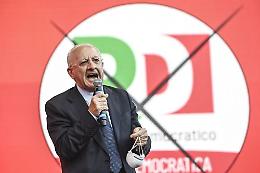 Segreteria Pd, De Luca non chiude